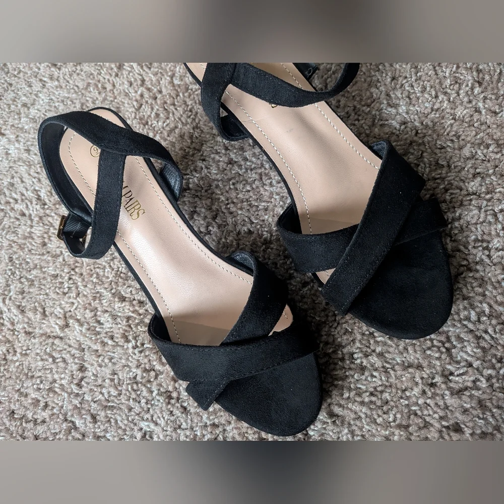 Dream Pairs Chunky Ankle Strap Sandal Heels Size 9 NWT - Picture 4 of 9